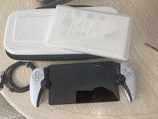 Sony PlayStation Portal Touchscreen 1080p PS5 White/Black + Case USB-C