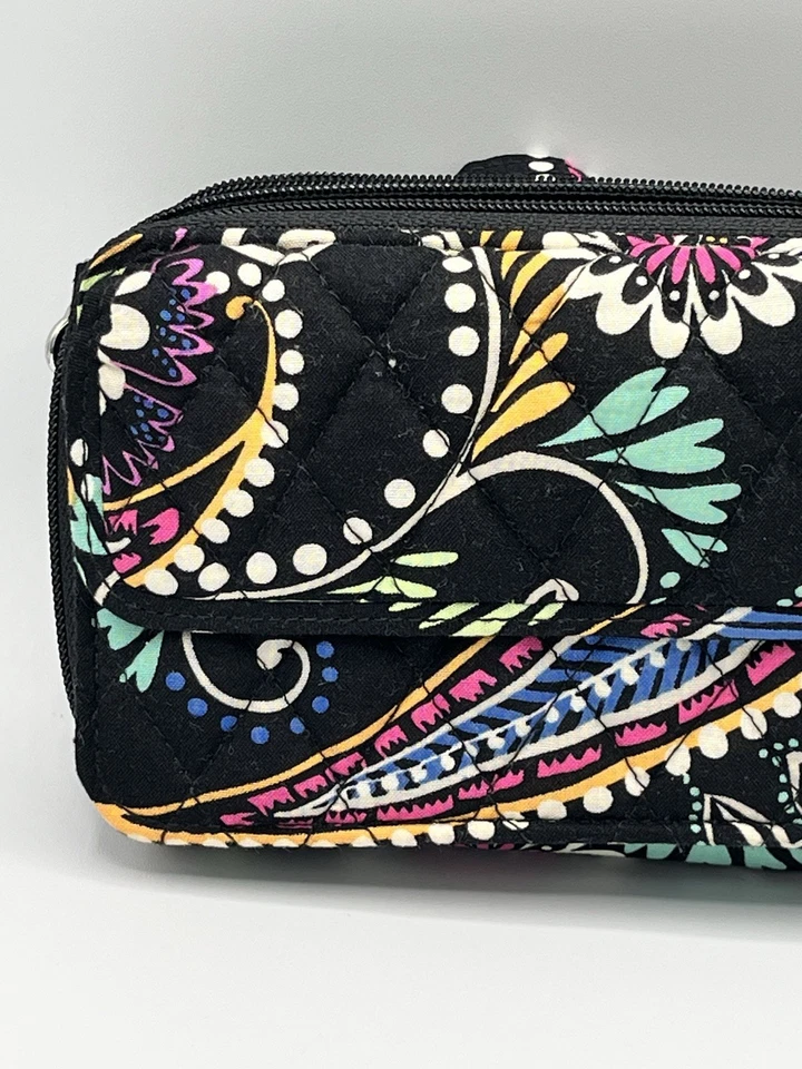 VERA BRADLEY WRISTLET CROSSBODY BLACK PAISLEY ID AND CARD HOLDER EUC ❤️ 786 - Image 3 of 4
