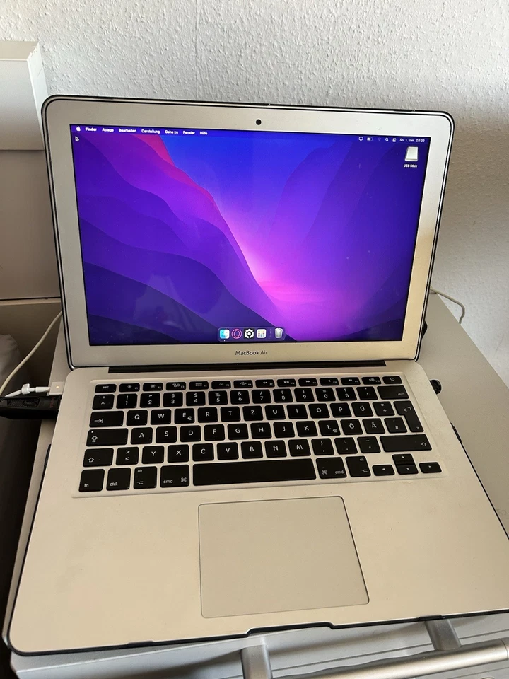 Apple MacBook Air 13" 2017 · i5 · 8GB · 128GB, Foto 1 von 4