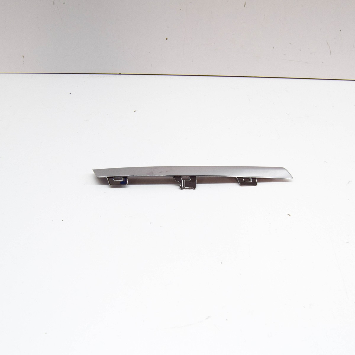 SKODA SUPERB MK3 Front Bumper Right Trim Insert 3V0807834A2ZZ NEW