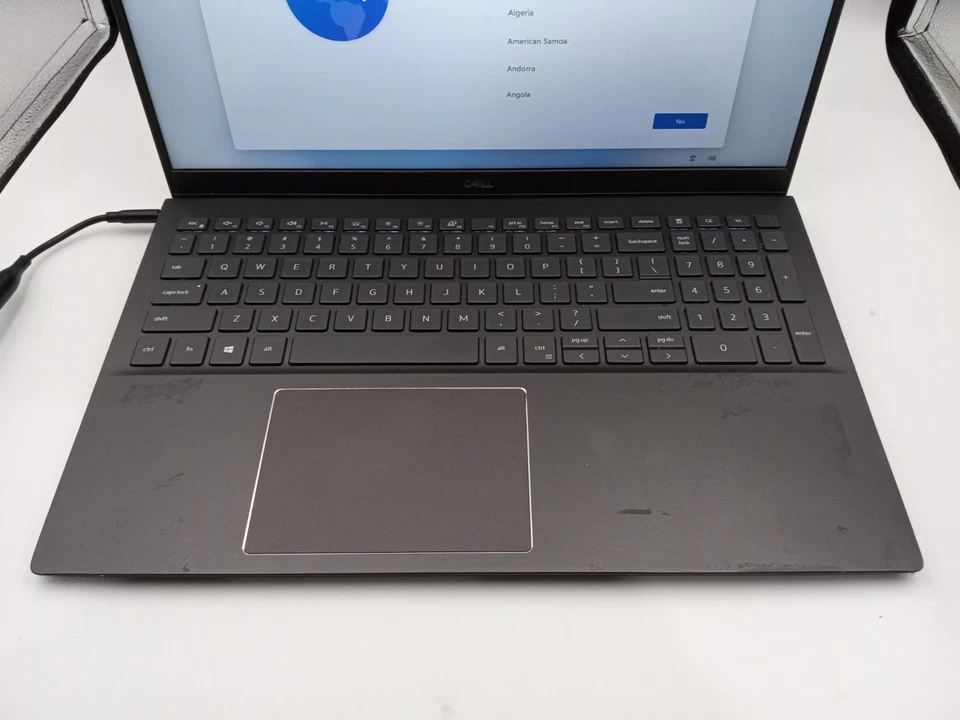 Laptop Dell Vostro 5502 15.6" i7-1165G7 16GB RAM 256GB SSD Win11 MX330 LEER -RR Foto 2 de 4