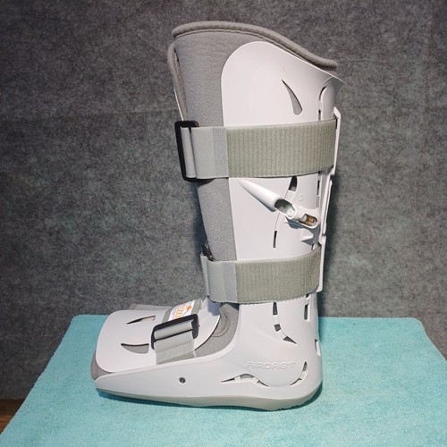 Aircast AirSelect Walker Brace/Walking Boot Medium 01F-M