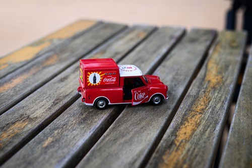 Tiny City Die-cast Model Car - 1/50 Morris Mini Pickup Coca-Cola - Picture 10 of 12