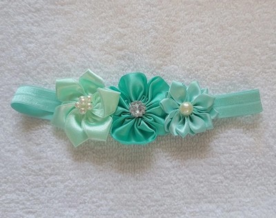 Handmade Baby Headband Size 0-3m (14''-15''D) Seafoam/Mint Green Satin Flowers New