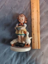 HUMMEL GOEBEL Porcelain Figurine #197/1 "Be Patient" 5.5"  TMK-5
