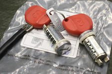 Produktbild - Gilera Runner 50 125 180 Schlosssatz 576718 Zündschloss + Sitz Schloss