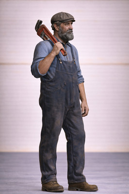 TG32 Classic Engineer - Vintage Workman Holding Pipe Wrench