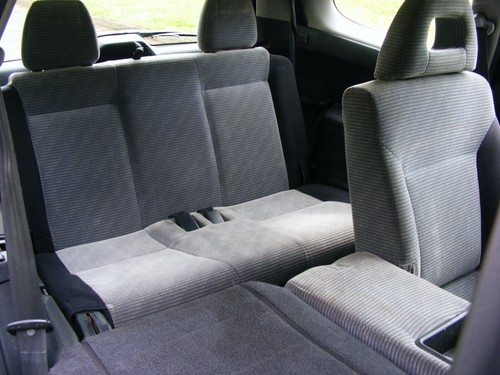 WOW!! A VERY RARE 2002 HONDA STREAM 2.0 i-VTEC SE SPORT 7 SEATER MPV PETROL AUTO - Picture 7 of 24