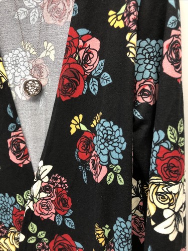 Neu mit Etikett LuLaRoe Medium schwarz rot gelb pink blau Blumen Caroline Cardigan Pullover - Bild 7 von 10