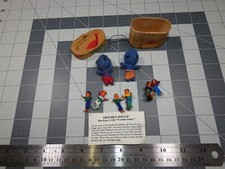 Handmade 6 Guatemalan Trouble Worry Dolls In Wooden Box w Instructions