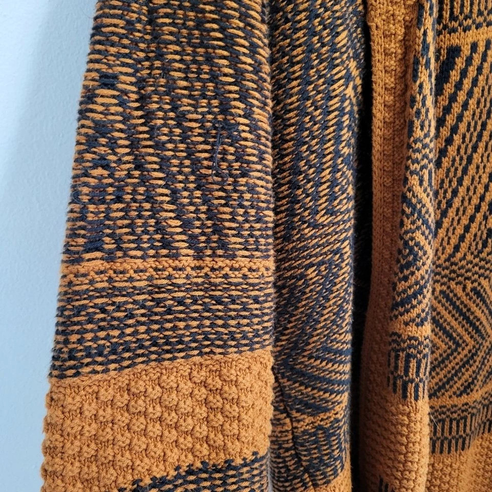 Suéter Cárdigan Largo a Rayas Azteca Grueso Marca Lucky Talla Pequeña Boho Hippie Foto 4 de 4