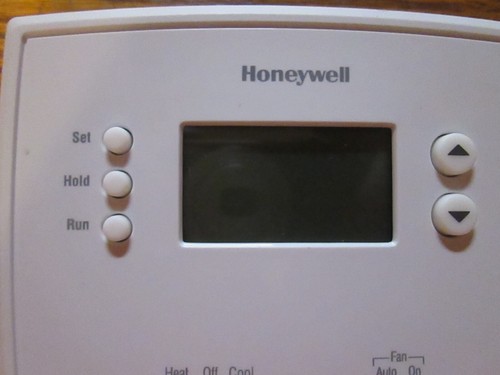 Honeywell Digital 1-week Programmable Thermostat White RTH2410B1019 E-1 - Picture 3 of 3