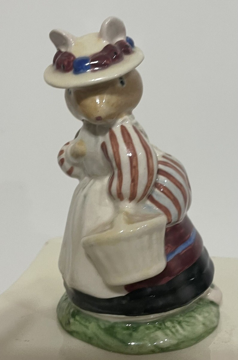   ロイヤルドルトン　LADY  WOODMOUSE Lady Woodmouse Royal Doulton DBH 5 Brambly Hedge Collection Jill
