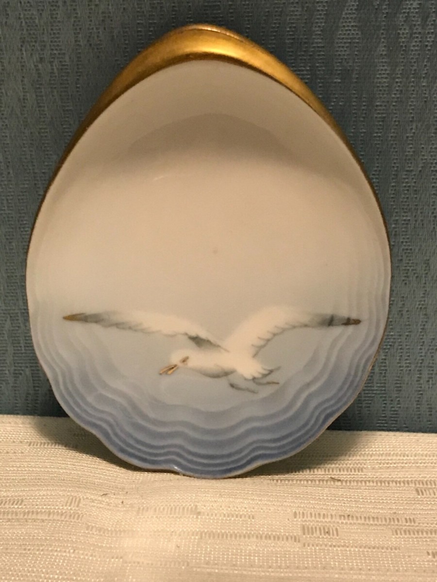Bing & Grondahl B&G Porcelain SEAGULL Shell Dish #200
