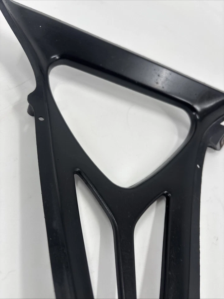 Yamaha R6 1999-2002 5EB YZF-R6  Belly Pan V Panel , Connecting Piece, Black #D34 - Image 3 of 4