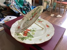 Queens Fine China Dwupoziomowy ceramiczny talerz Stojak na ciasto  