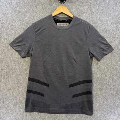 Puma Porsche Design Sportswear Herren T-Shirt Grau Fitted Medium (Etikett XL) Running