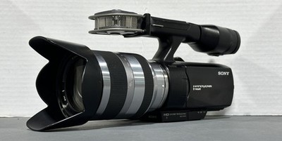 Sony Handycam NEX-VG10 Professional Digital Camcorder w/ 18-200mm Lens No Bat.
