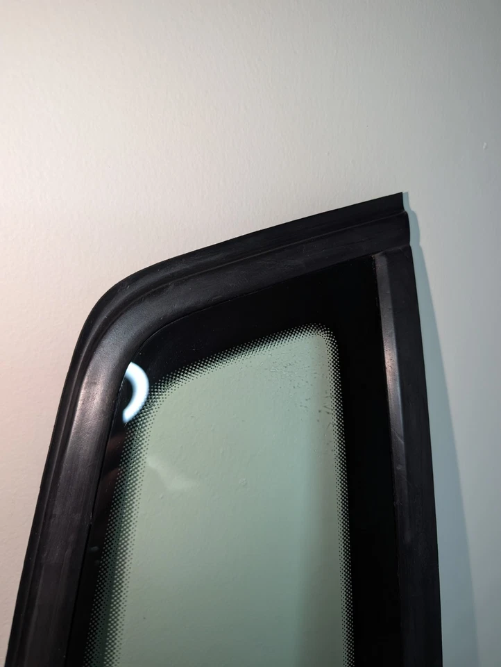 2009-2017 Volkswagen Tiguan Passenger Side Quarter Glass Window OEM Used - Image 4 of 4