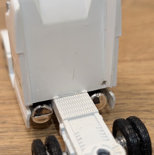 ERTL John Deere White Semi Truck Cab - Picture 8 of 11