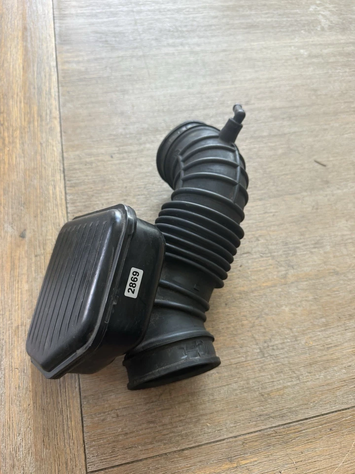 2004 Mitsubishi Endeavor Air Intake Duct Hose Cleaner Box Housing Assembly 3.8L Foto 3 de 4