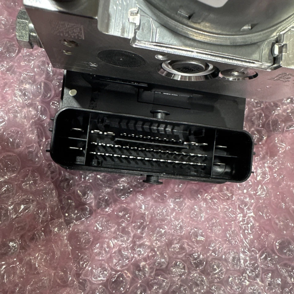 OEM 84342062 OE GMC TERRENO ABS UNIDAD MÓDULO BOMBA FRENO ANTIBLOQUEO 2018 - 2022 Foto 2 de 4