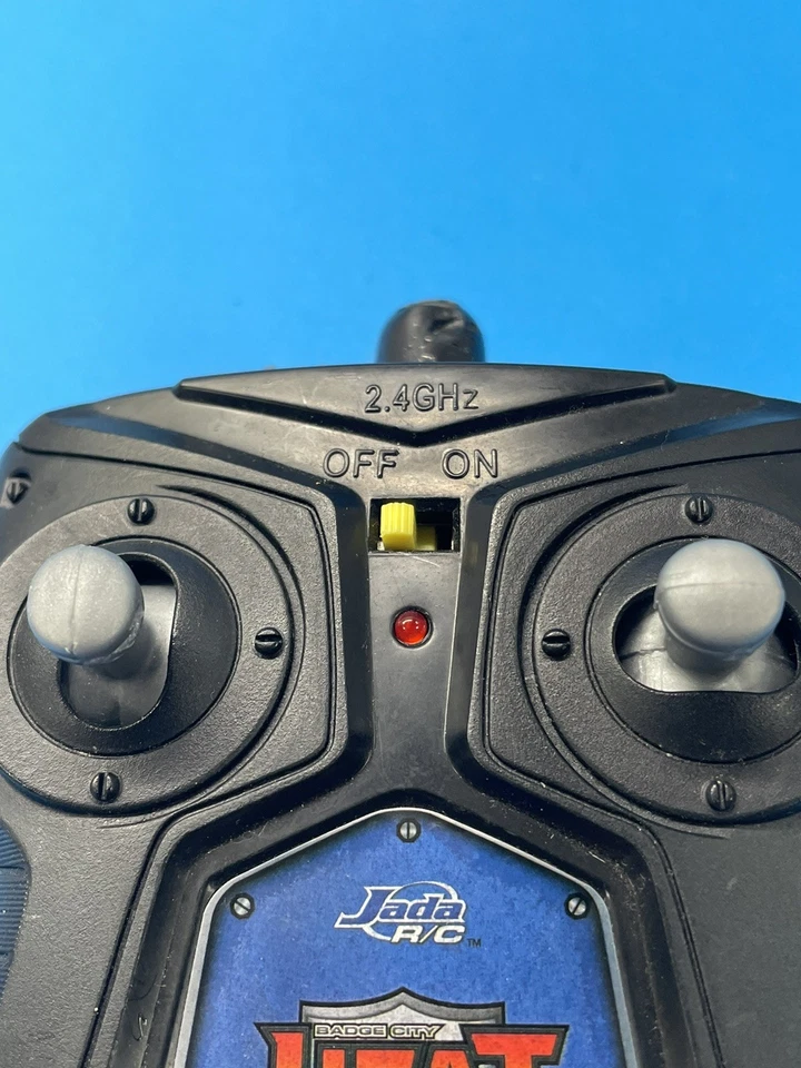 Jada Blue Police RC Remote Control Badge City Heat High Pursuit 2.4Ghz Turbo  - Image 4 of 4