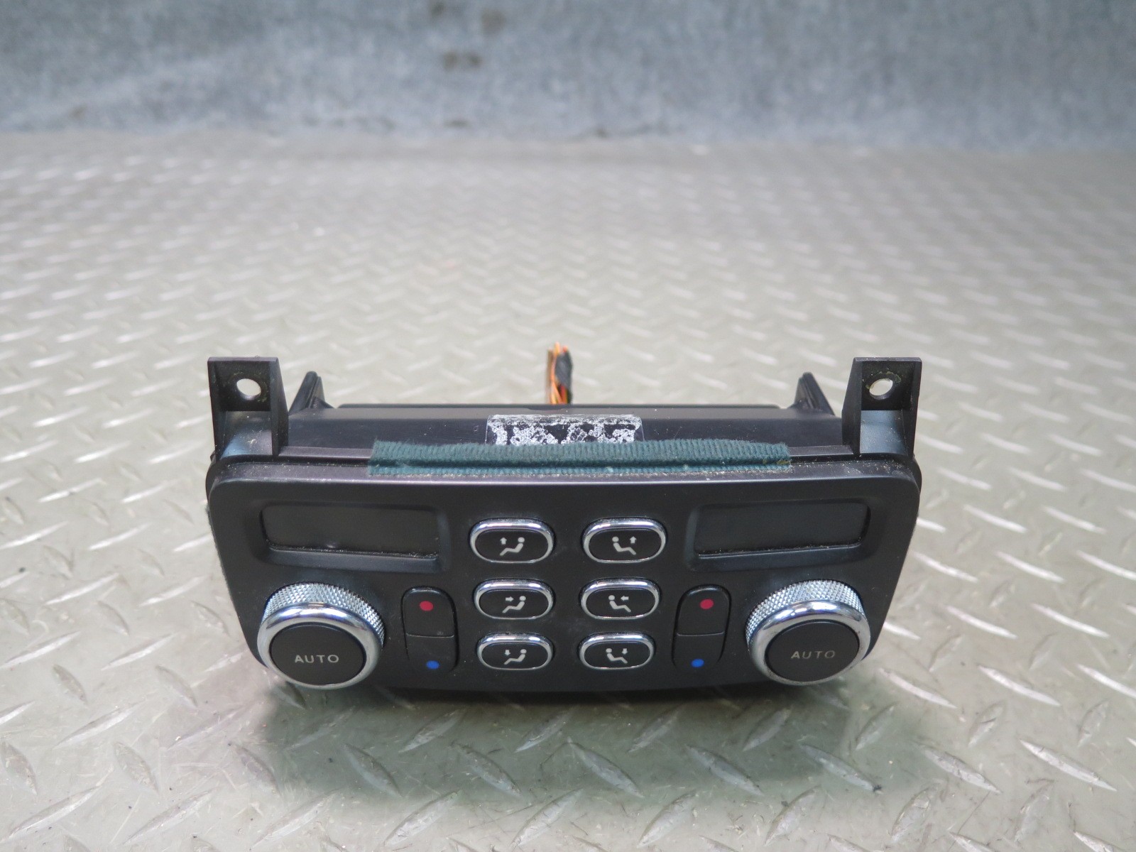 2006-2012 BENTLEY FLYING SPUR A/C AC HEATER CLIMATE CONTROL SWITCH PANEL