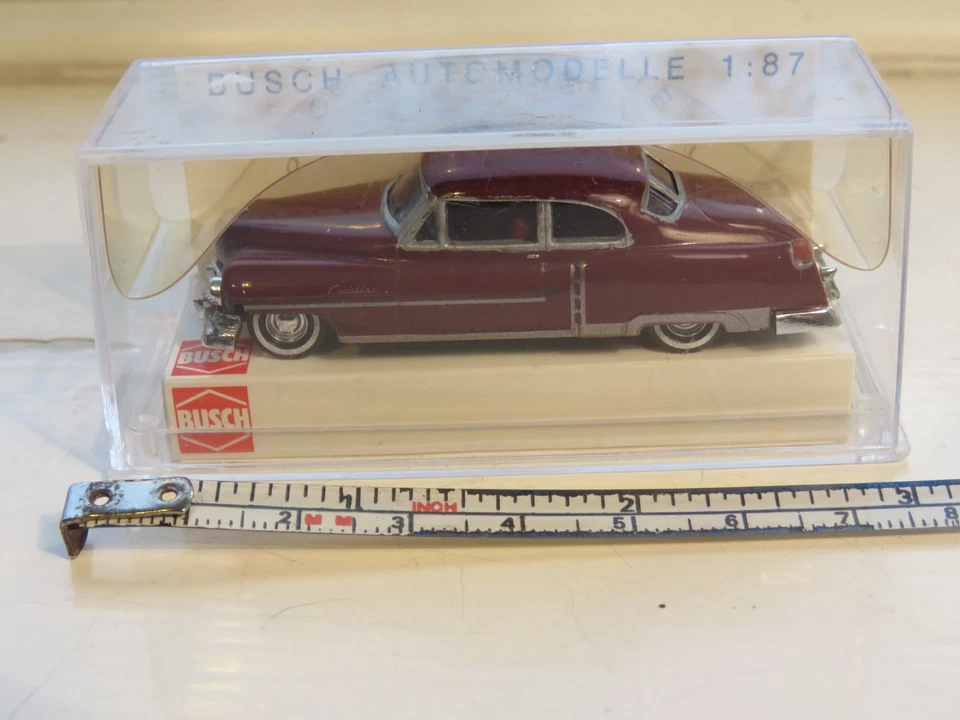 Busch Cadillac'52 Coupe, maroon 1/87 HO scale, boxed - Image 3 of 4