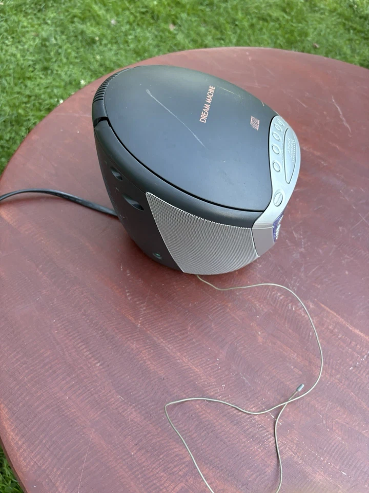 Reproductor de CD Sony 'Dream Machine' ICF-CD853V probado funcionando reproductor Am/fm alarma Foto 3 de 4