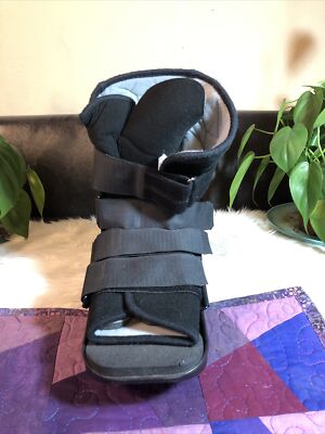 DJ ORTHO -  Orthopedic Size M Med Walking Boot Foot Cast Ankle 