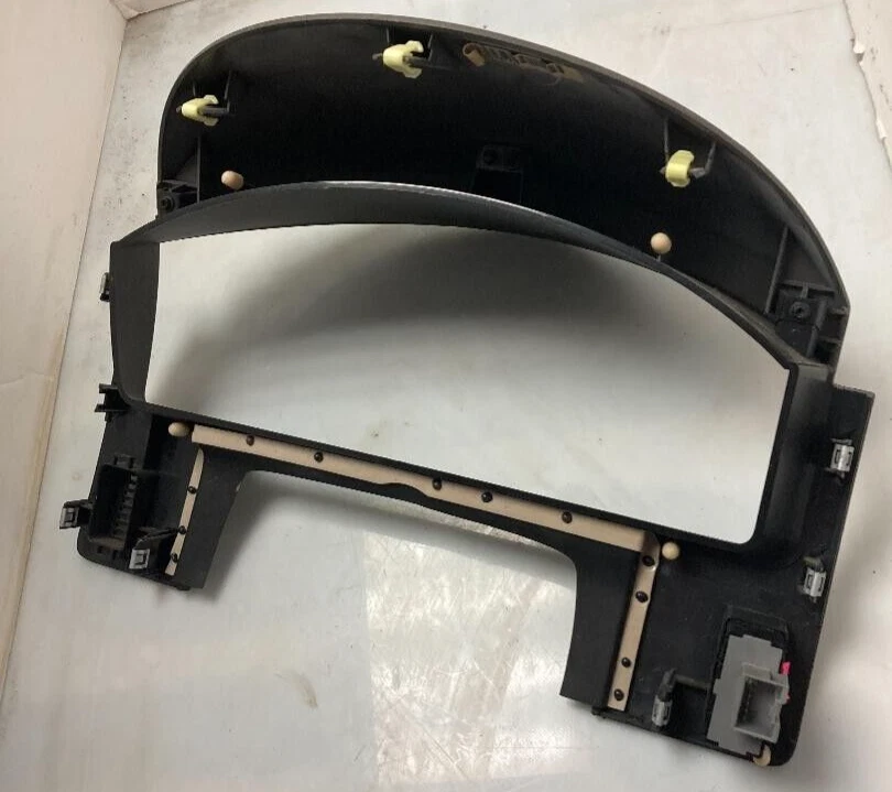 2008-2012 FORD ESCAPE SPEEDOMETER BEZEL P/N 8L84-78044D70-A ORIGINAL DO FABRICANTE FORD - Imagem 3 de 4