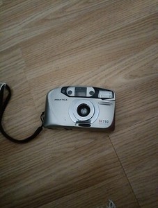 Retro PRAKTICA SK750 Auto Focus 35mm Film Point & Shoot Compact Camera + Case