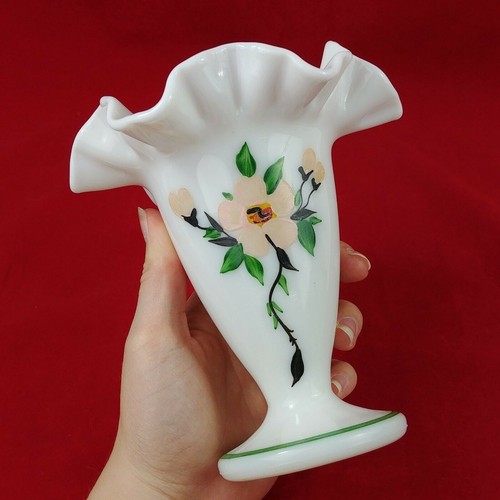 Fenton Rüschenglas weiß Vase Milchglas handbemalt Blume - Bild 4 von 6