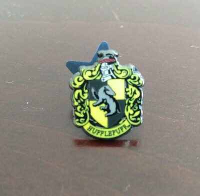 Spilla Hufflepuff Harry Potter - Cresta Della Casa In Metallo Smaltato, 20mm - Foto 14