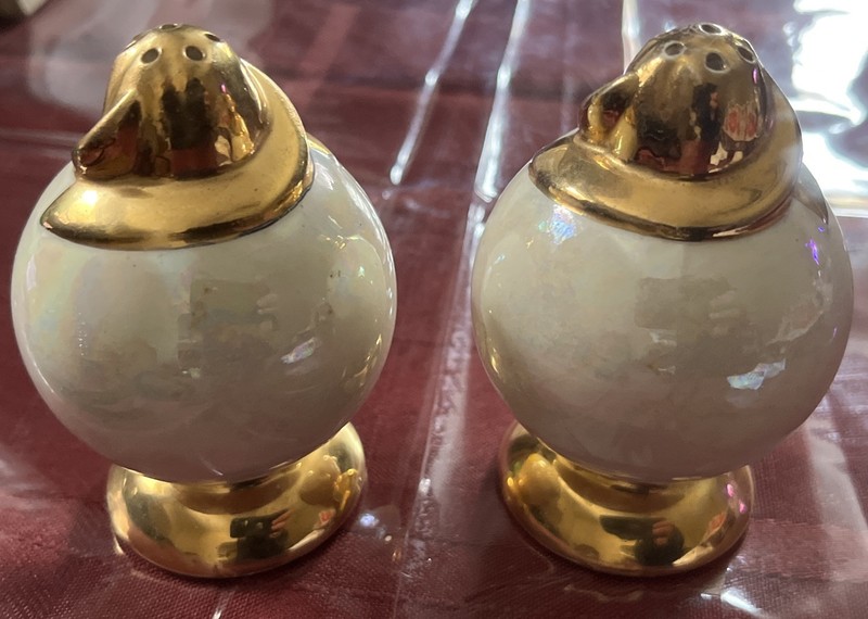 Round Spherical Pearlessence Vintage Salt & Pepper Shakers Pearl and Gold