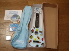 Ukulele soprano MAHALO modello frutta blu con custodia