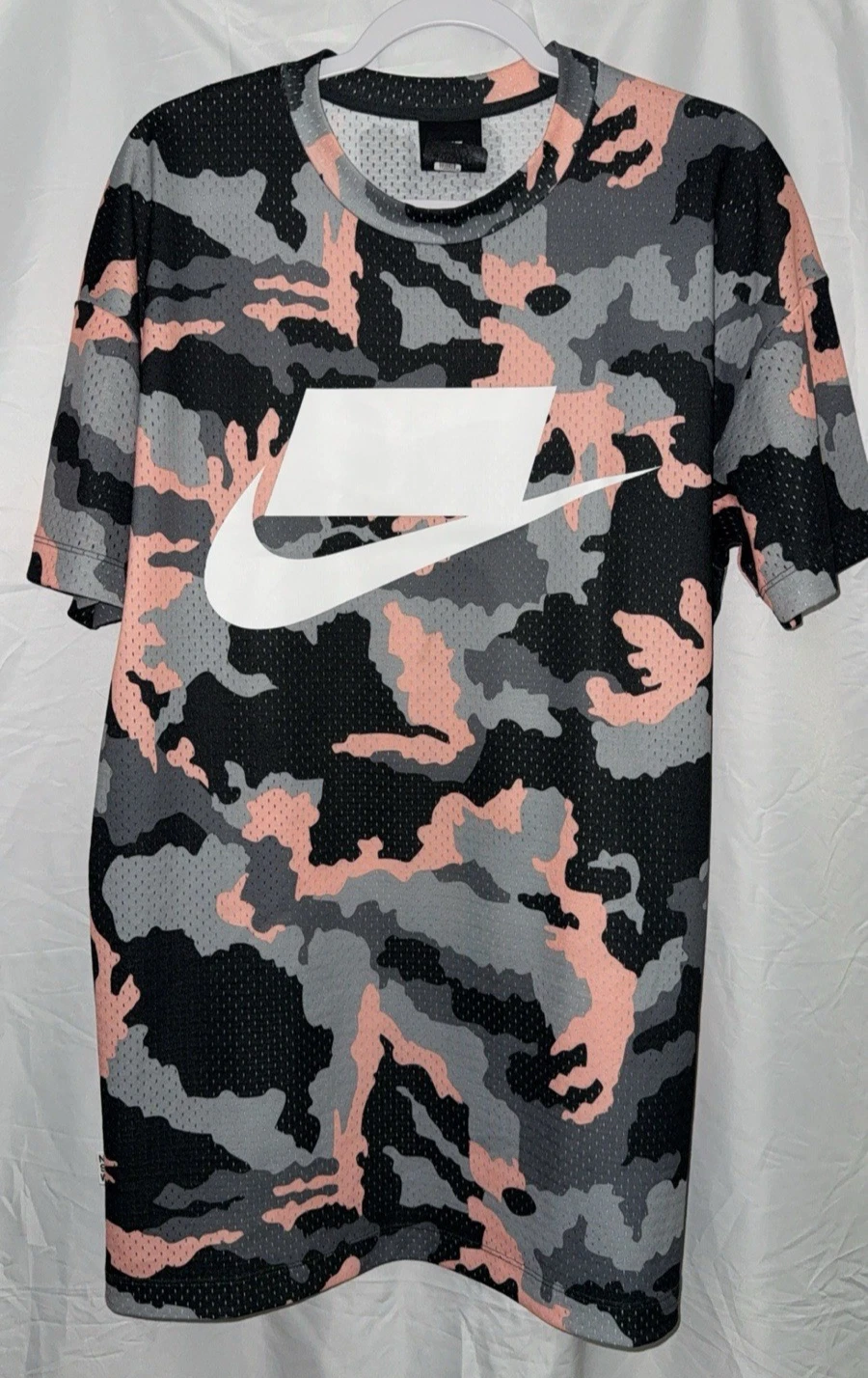 Nike NSW MESH SHIRT MENS SIZE MEDIUM PINK CAMO 928627-060 TRAIL RUN EUC