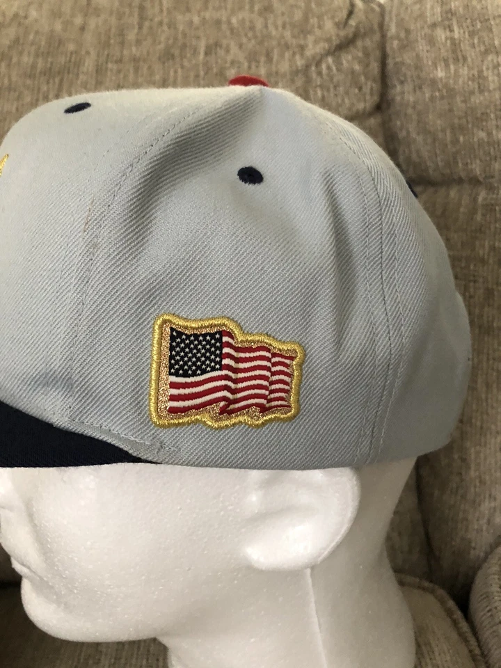 Mitchell&Ness Charlotte Hornets金色装饰帽 — 第 2/4 张图片