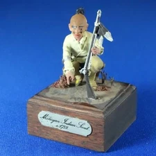 MI-672 - Mohegan Indian Scout on Wooden Base - Manufacturer Unknown - 75mm Metal