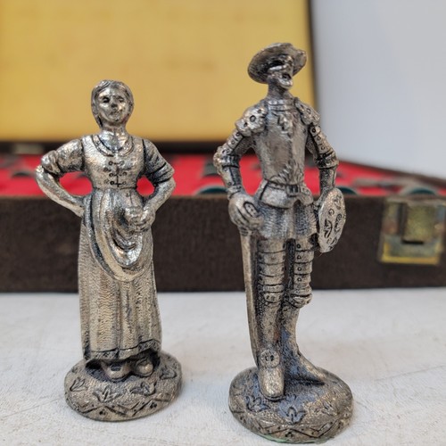 Juego de ajedrez vintage Italfama DON QUIJOTE piezas enchapadas en plata y bronce años 60 - Imagen 10 de 22