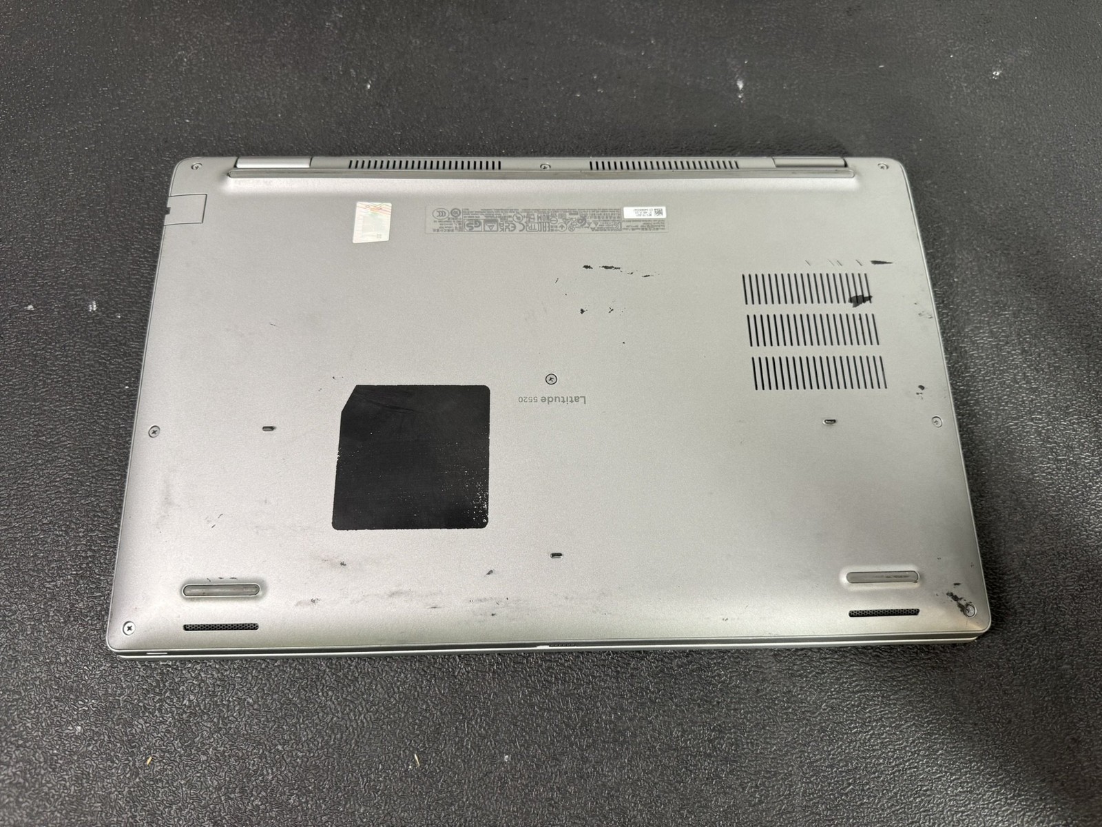 Dell Latitude 5520, 15.6-Inch Laptop, with Core i5 1145G7 @ 2.60GHz, Windows 11 Pro