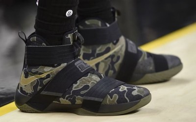 【５％OFF可】NIKE LEBRON SOLDIER10 シューズ 26cm Nike LeBron Soldier 10 SFG Camo Black Bamboo Mid Olive Sneaker