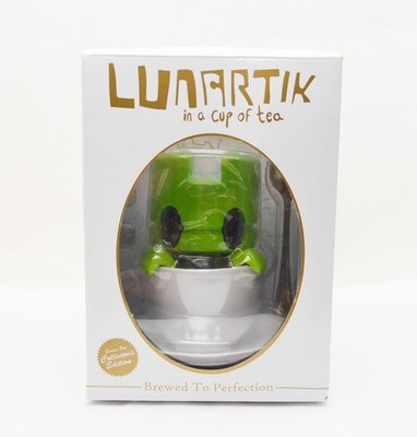 LUNARTIK in a Cup of Tea Rare MATT JONES Limited Run Vinyl Figure - GREEN TEA
