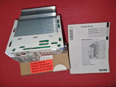 Lenze Frequenzumrichter  E82EV371K2C- 0,37 kW - New  E82EV371_2C Id-No: 13564190