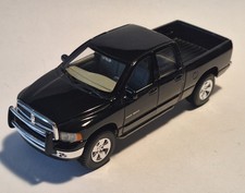 1:24 2002 Dodge Ram Pickup Truck aus Die Cast Maisto 1:25  ist 1/27 angegeben