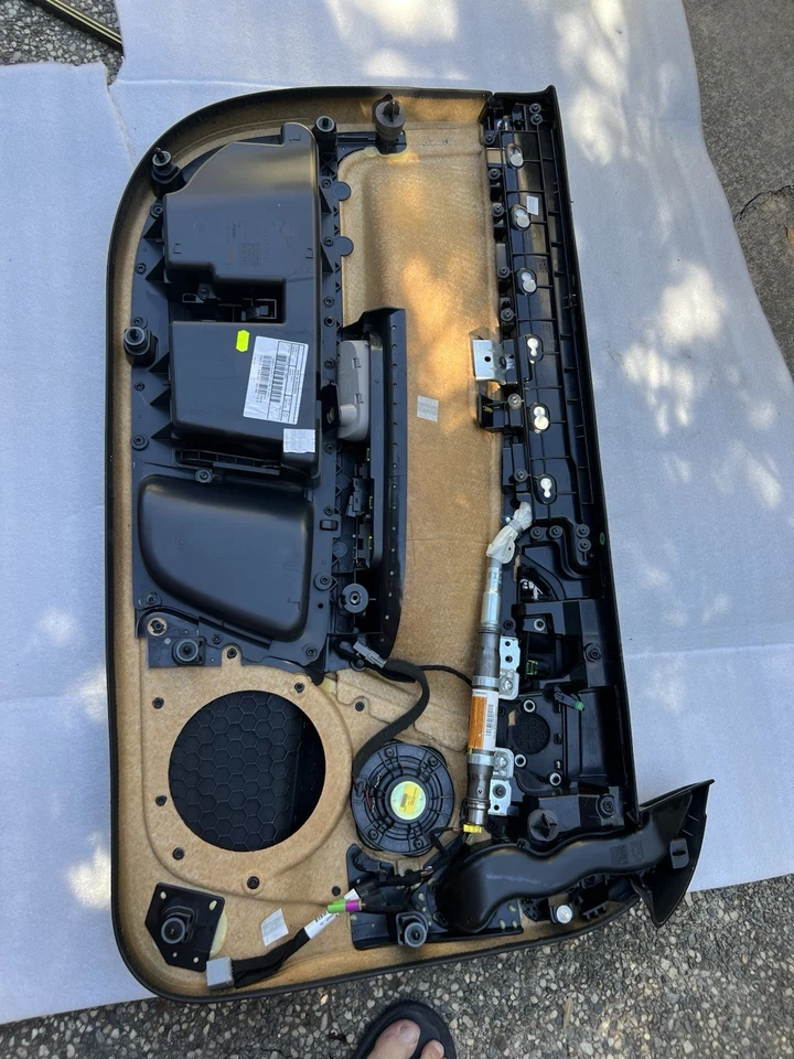 11-13 VOLVO C70 FRONT RIGHT PASSENGER SIDE INTERIOR DOOR PANEL - Image 4 of 4