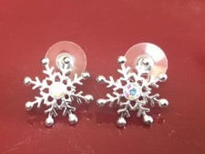 Very Pretty Winter Snowflake Stud Earrings Silver tone Metal One Crystal 3/4
