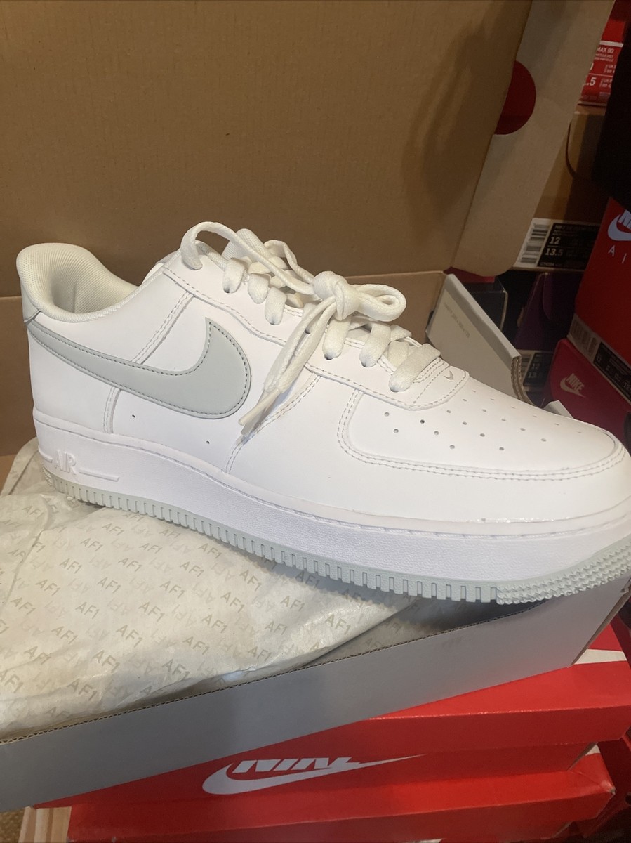 か*ら様 ナイキ AIR FORCE 1 エアフォースワン 26cm グレー 0 26cm NIKE AIR FORCE 1 '07 DC2911-001 ナイキ エアフォース1