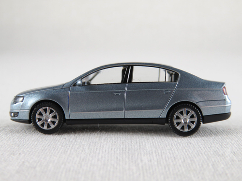 Wiking 06401 VW Passat Limousine (2005) in arcticblue-silvermetallic 1:87/H0 OVP - Bild 4 von 8